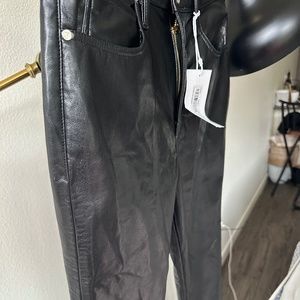 FRAME Recycled Leather Le Jane Crop in Noir